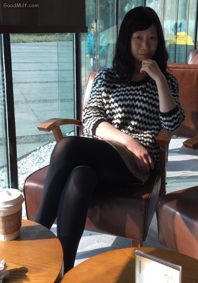 美腿女生活中喜欢穿厚丝袜[第3张/共9张]