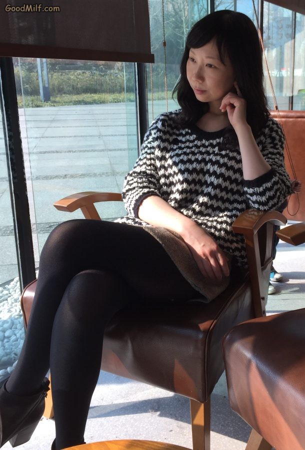 美腿女生活中喜欢穿厚丝袜[第4张/共9张]