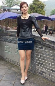 一个瘦高身材的嫂子爱穿肉丝袜高跟