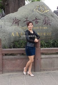 一个瘦高身材的嫂子爱穿肉丝袜高跟