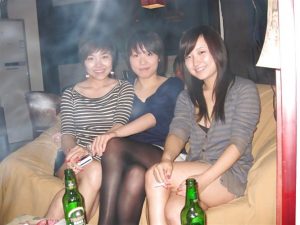 同事美女们聚会中的各种丝袜美腿