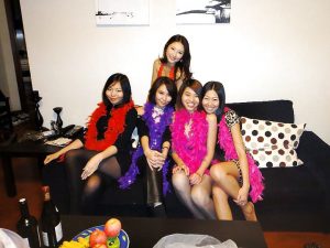 同事美女们聚会中的各种丝袜美腿