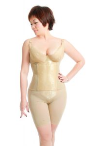 有着完美身材的成熟大姐穿紧身内衣拍写真