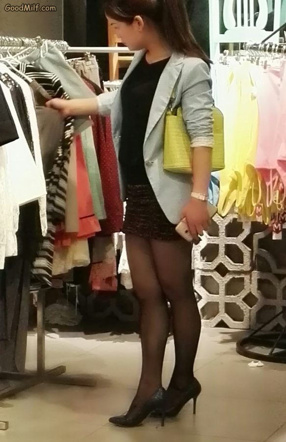 一个穿丝袜高跟鞋的大嫂夜景拍摄[第1张/共8张]