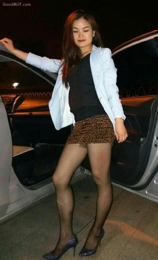 一个穿丝袜高跟鞋的大嫂夜景拍摄[第4张/共8张]