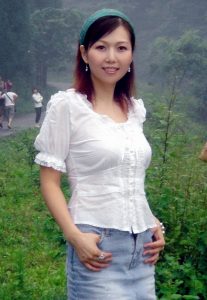 知风姐姐小溪里白腿玉足