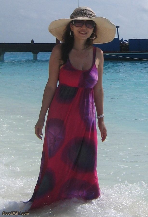 知风姐姐海岛度假低胸长裙[第12张/共13张]