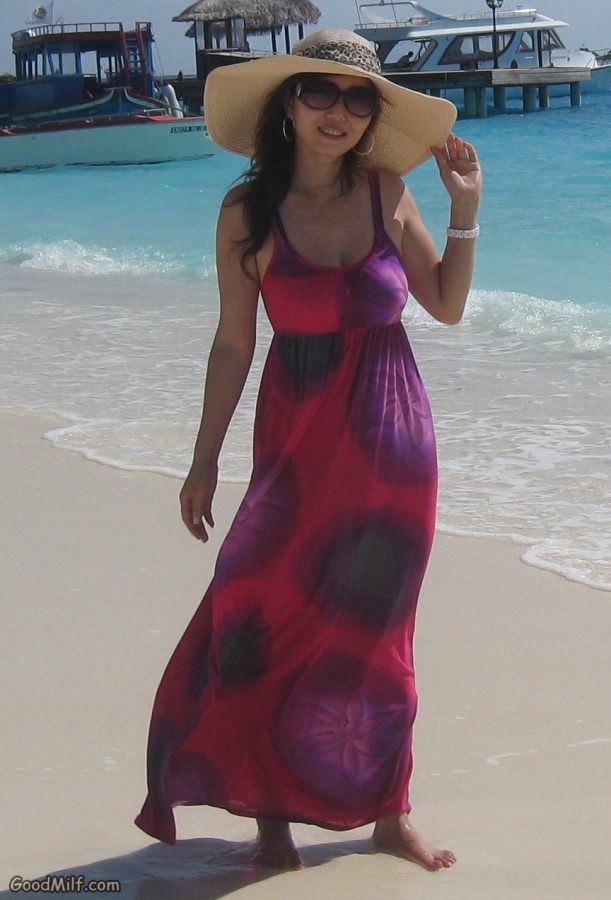 知风姐姐海岛度假低胸长裙[第3张/共13张]