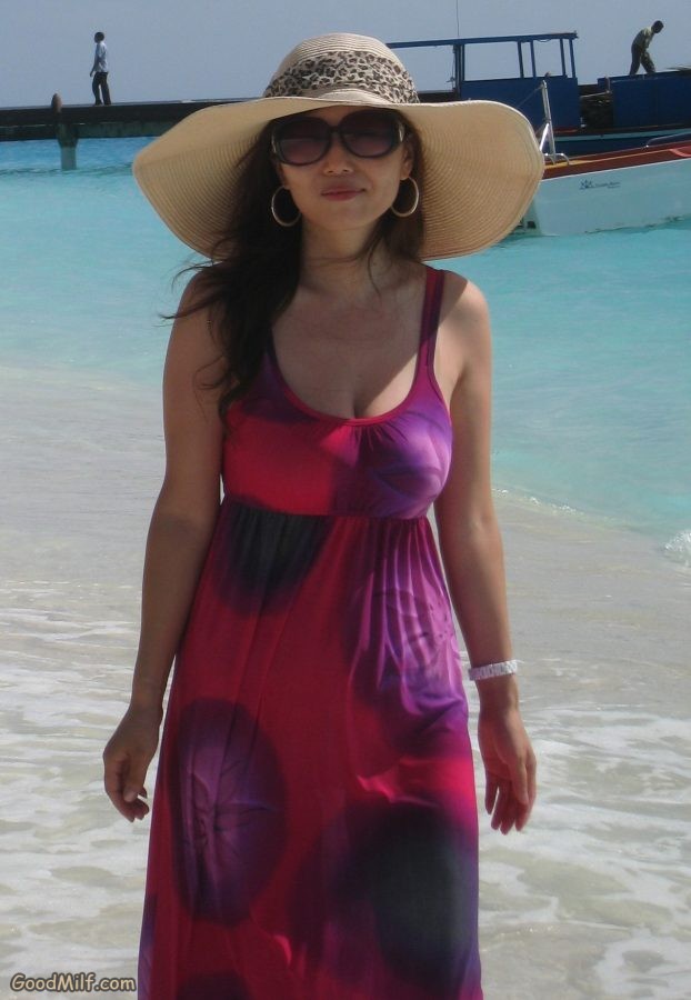 知风姐姐海岛度假低胸长裙[第4张/共13张]