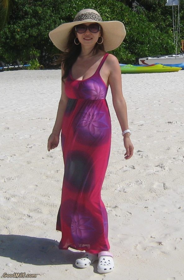 知风姐姐海岛度假低胸长裙[第6张/共13张]