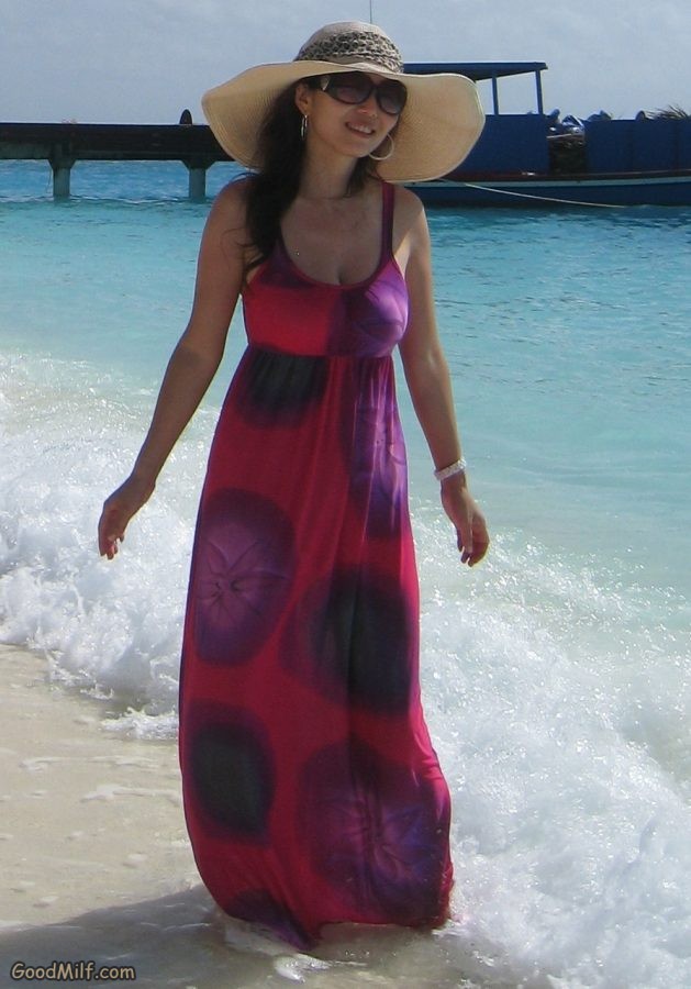 知风姐姐海岛度假低胸长裙[第7张/共13张]