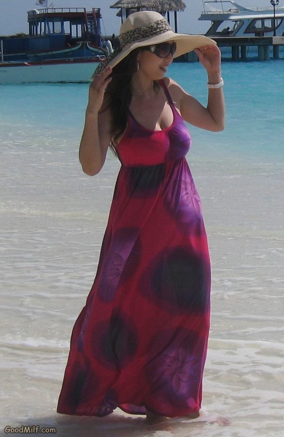 知风姐姐海岛度假低胸长裙[第8张/共13张]