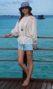 知风姐姐海岛度假短裤美腿