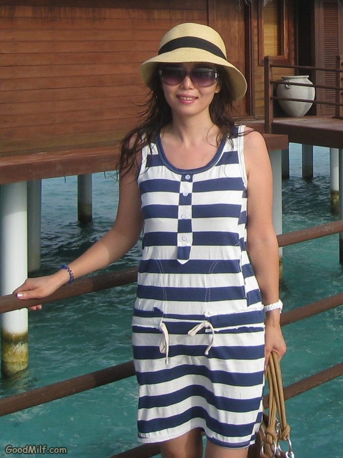 知风姐姐海岛度假短裤美腿[第7张/共15张]