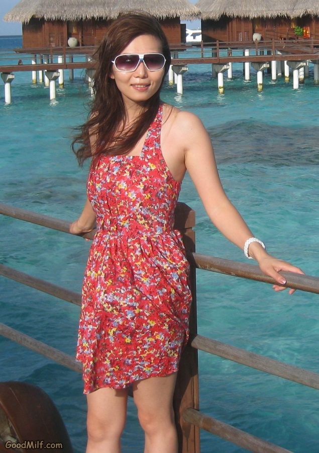 知风姐姐海岛度假性感短裙[第2张/共9张]