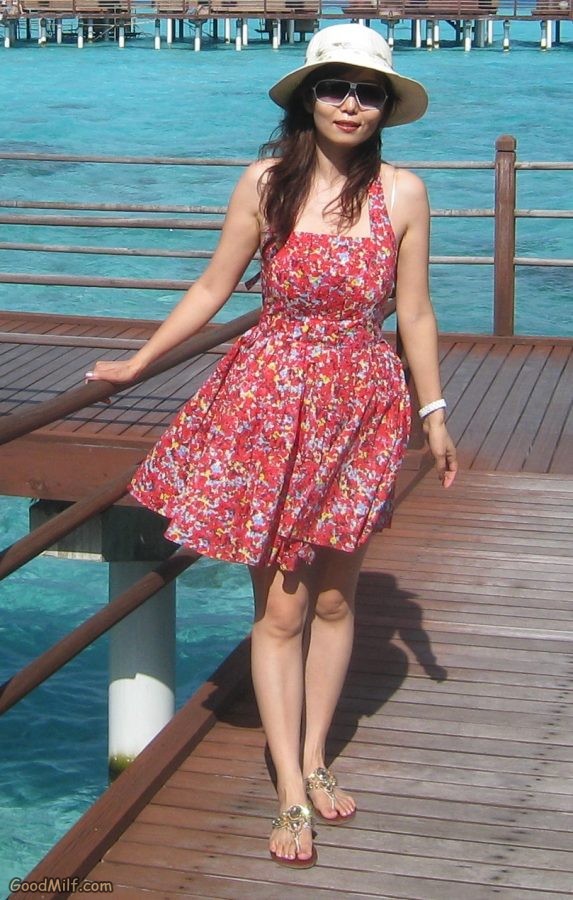 知风姐姐海岛度假性感短裙[第4张/共9张]