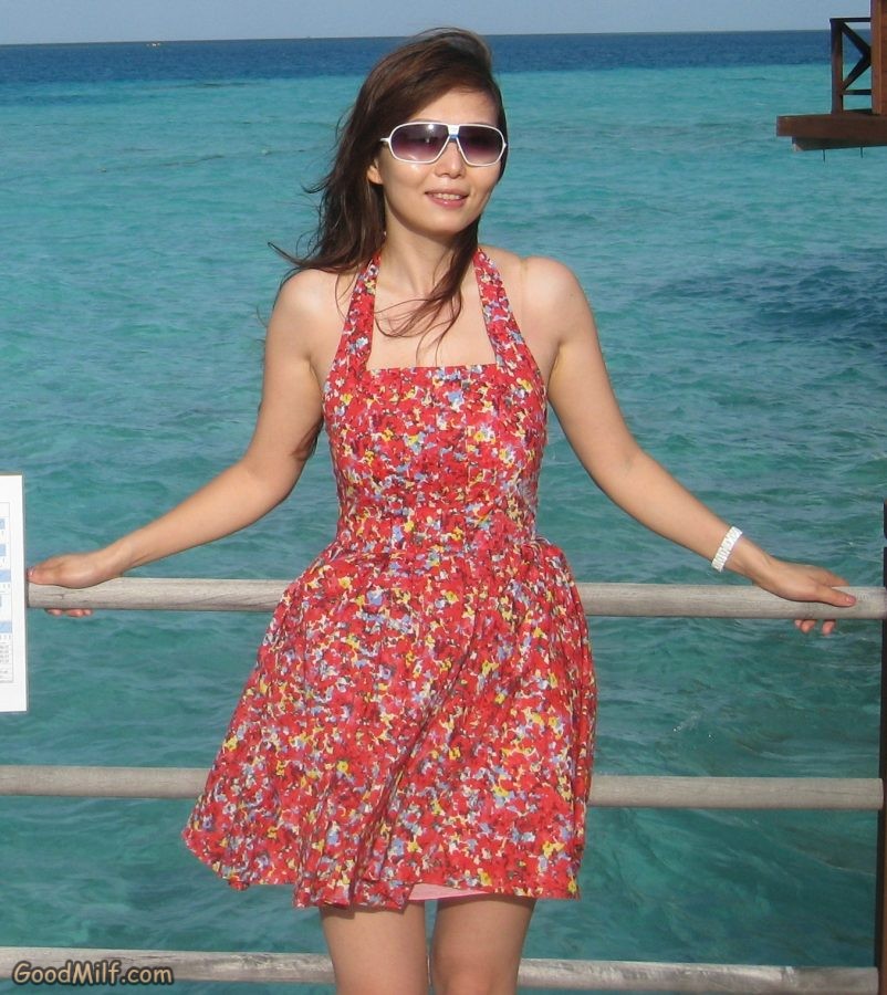 知风姐姐海岛度假性感短裙[第6张/共9张]