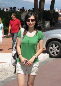 知风姐姐国外旅行大展修长白腿