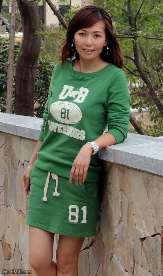 美腿知风姐姐国外度假与大自然融为一体[第9张/共13张]