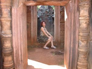 熟妇阿冷大嫂柬埔寨旅行短裙泳衣秀不停