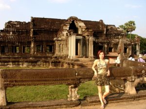 熟妇阿冷大嫂柬埔寨旅行短裙泳衣秀不停