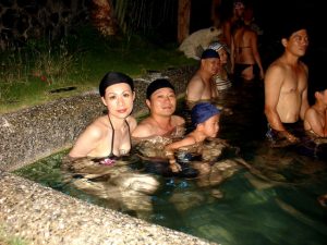 阿冷姐姐泡温泉泳衣大长腿2