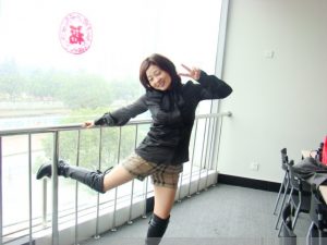 张兰月春天里的皮靴腿