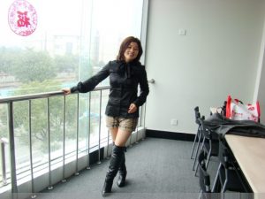 张兰月春天里的皮靴腿