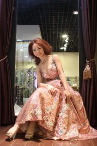 美阿姨新之月拍个人写真玉乳是亮点