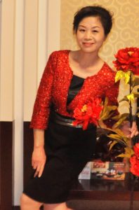 燕子姐和姐妹的黑丝脚熟透了