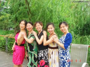 燕子姐和她姐妹们的生活照片