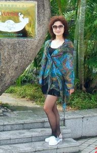 燕子姐穿不穿丝袜都很有味道