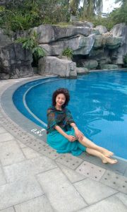 燕子姐穿不穿丝袜都很有味道