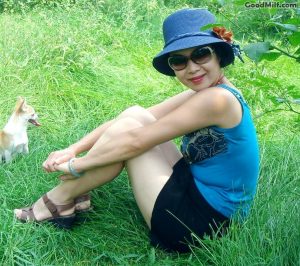 燕子姐野外性感成熟的白腿我喜欢