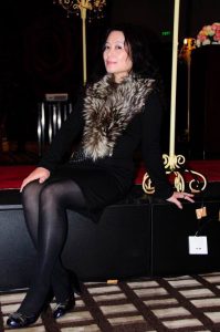 爱穿丝袜的洁阿姨过年时在家拍的照片