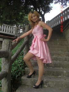 超爱秀美腿的嫂子很容易就上手了