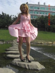 超爱秀美腿的嫂子很容易就上手了