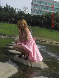 超爱秀美腿的嫂子很容易就上手了