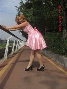 超爱秀美腿的嫂子很容易就上手了