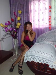 超爱秀美腿的嫂子很容易就上手了