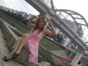 超爱秀美腿的嫂子很容易就上手了