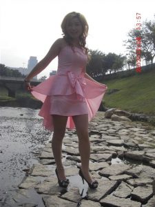 超爱秀美腿的嫂子很容易就上手了