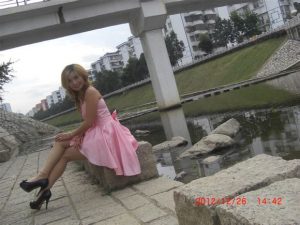 超爱秀美腿的嫂子很容易就上手了