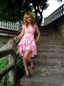 超爱秀美腿的嫂子很容易就上手了