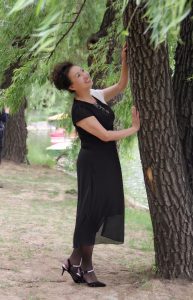 梦姐秀黑丝美腿