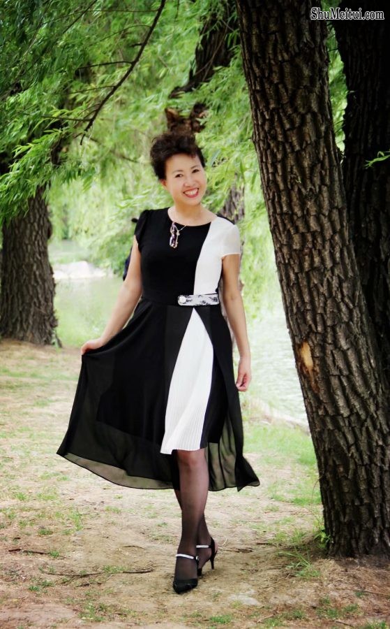 梦姐秀黑丝美腿[第4张/共9张]