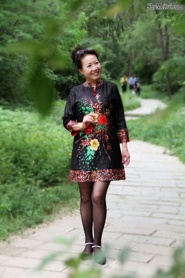 梦姐秀黑丝美腿[第9张/共9张]