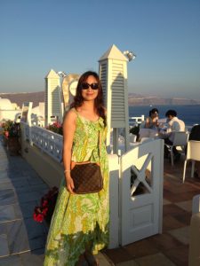 在医院上班的邻居姐姐，她穿了黑色丝袜拍照的腿很好看