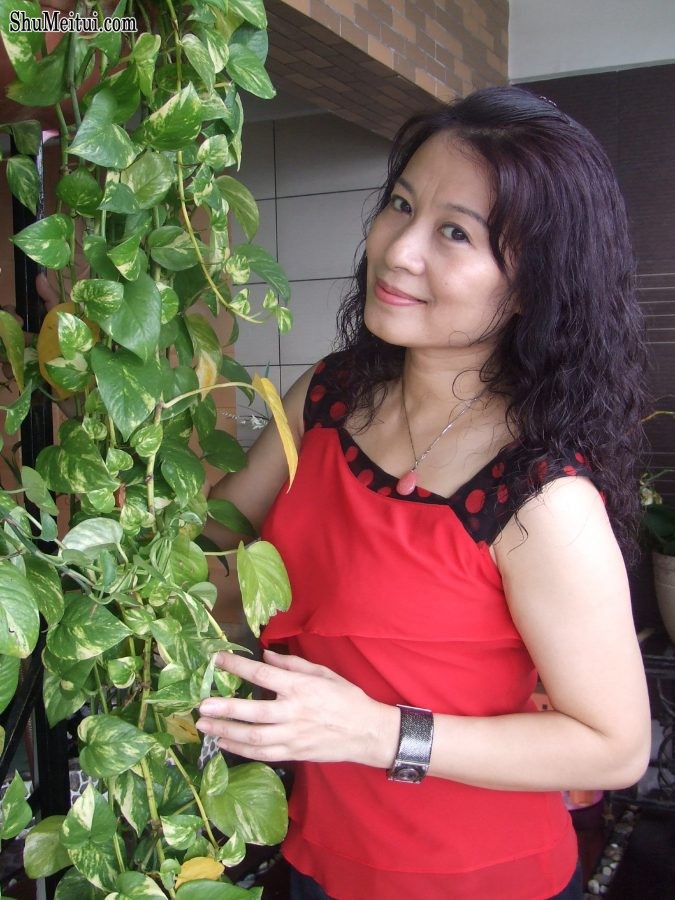 爱穿高跟秀腿的洁阿姨[第1张/共5张]