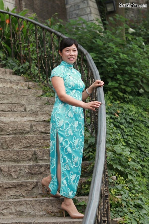 旗袍熟妇们的性感外拍有几个还穿了肉丝[第13张/共53张]